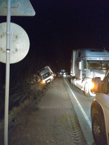 Под Ухтой произошел наезд на стоящий на обочине автобус