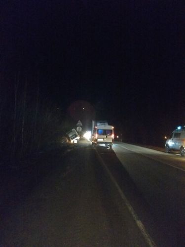 Под Ухтой произошел наезд на стоящий на обочине автобус